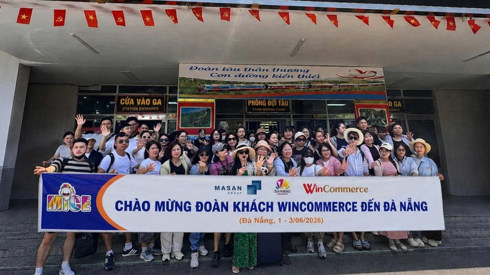 Thủy thủ hải quân nước ngoài và cầu nối ẩm thực đường phố Đà Nẵng