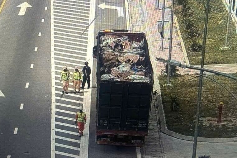 Hàng loạt ô tô thủng lốp trên cao tốc: Báo động đỏ về an toàn và trách nhiệm