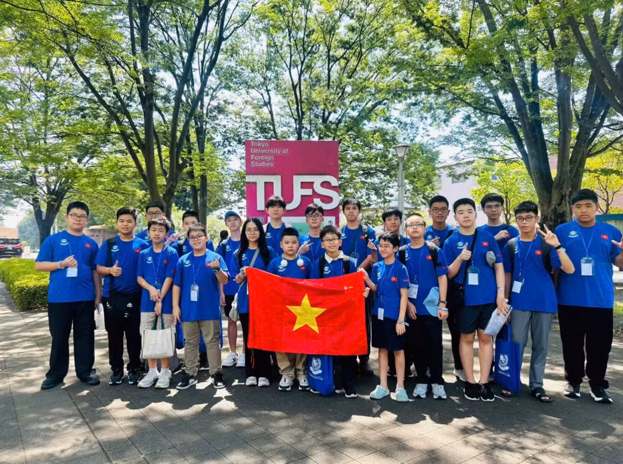 Từ học sinh địa phương đến nhà vô địch AIMO: Hành trình chinh phục toán học quốc tế
