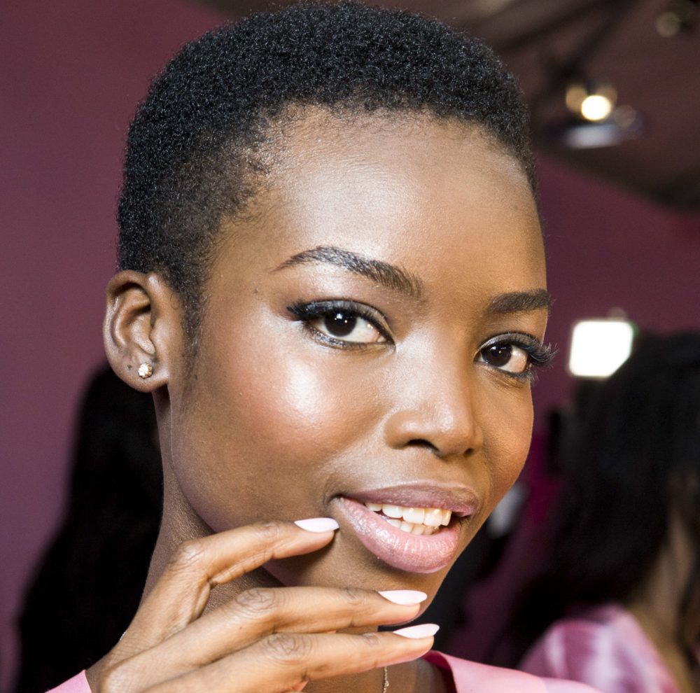 From Extensions to Natural: How Celebrities Are Redefining Hair Authenticity
