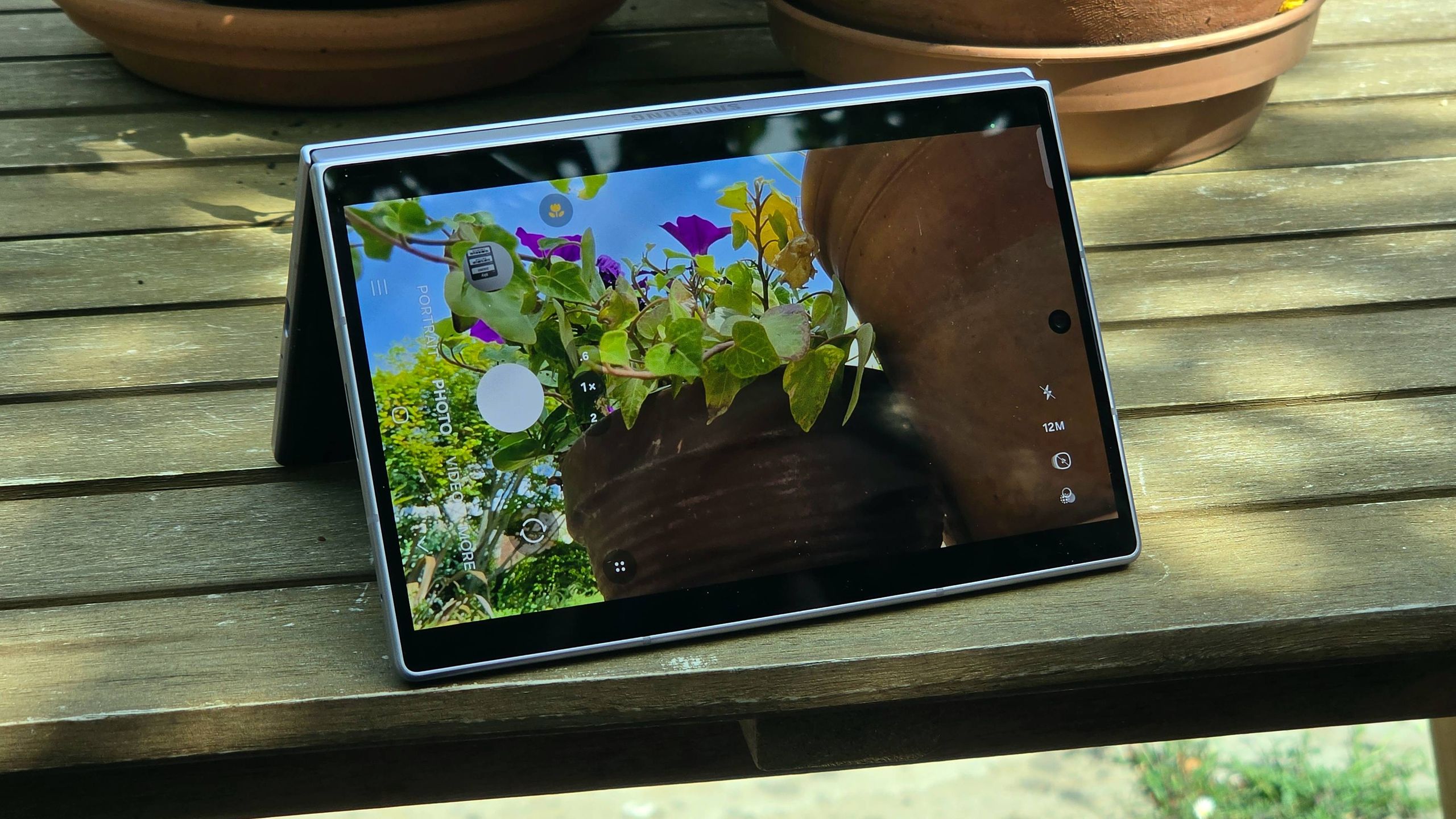 Foldable Phone Cameras Tested: Why Specs Don’t Tell the Whole Story