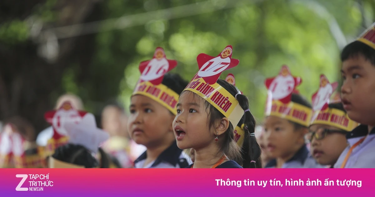 Khám sức khỏe miễn phí cho học sinh TP.HCM: Lợi ích và giới hạn của chính sách mới