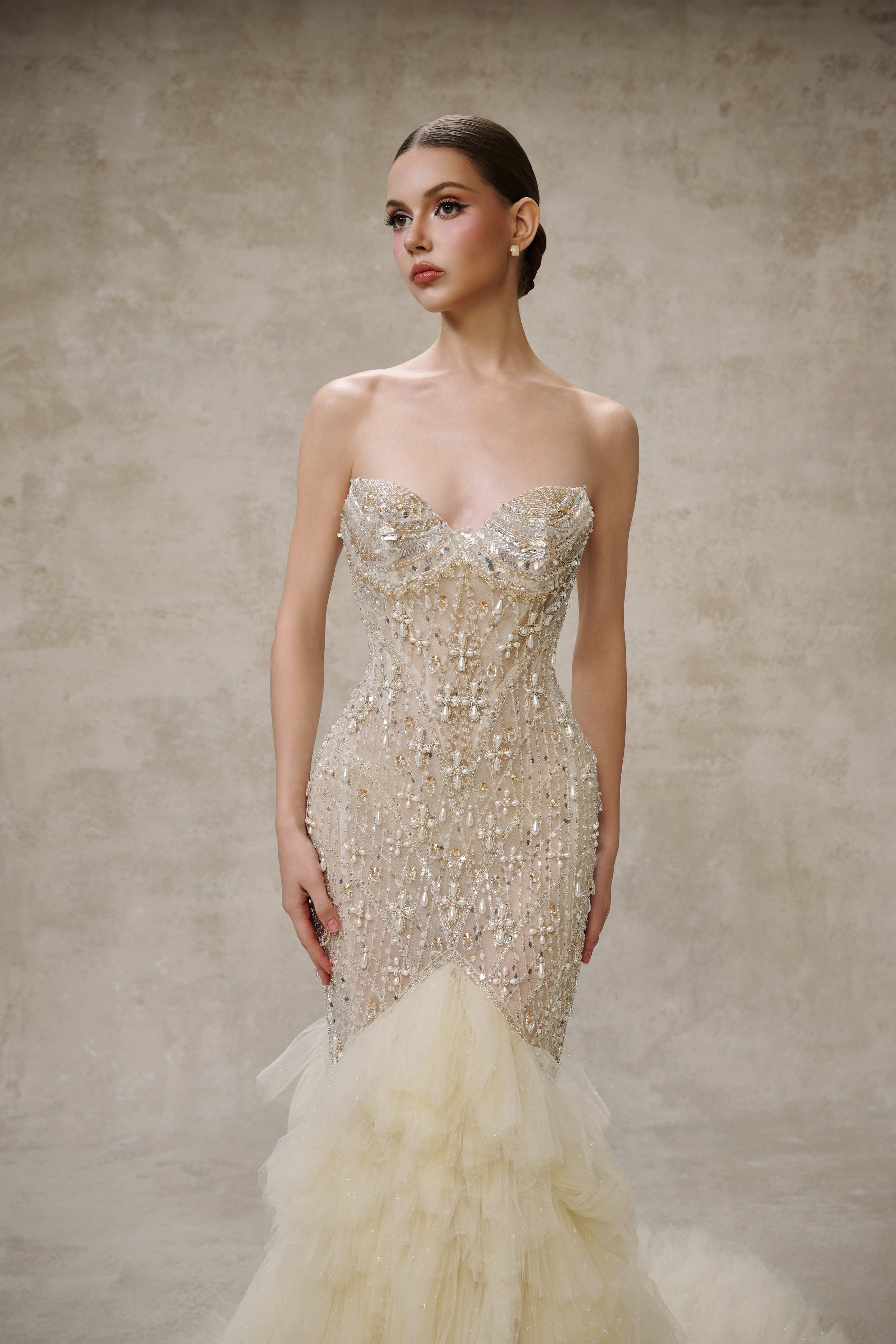 Nhà thiết kế Việt chinh phục Trung Đông bằng couture cưới