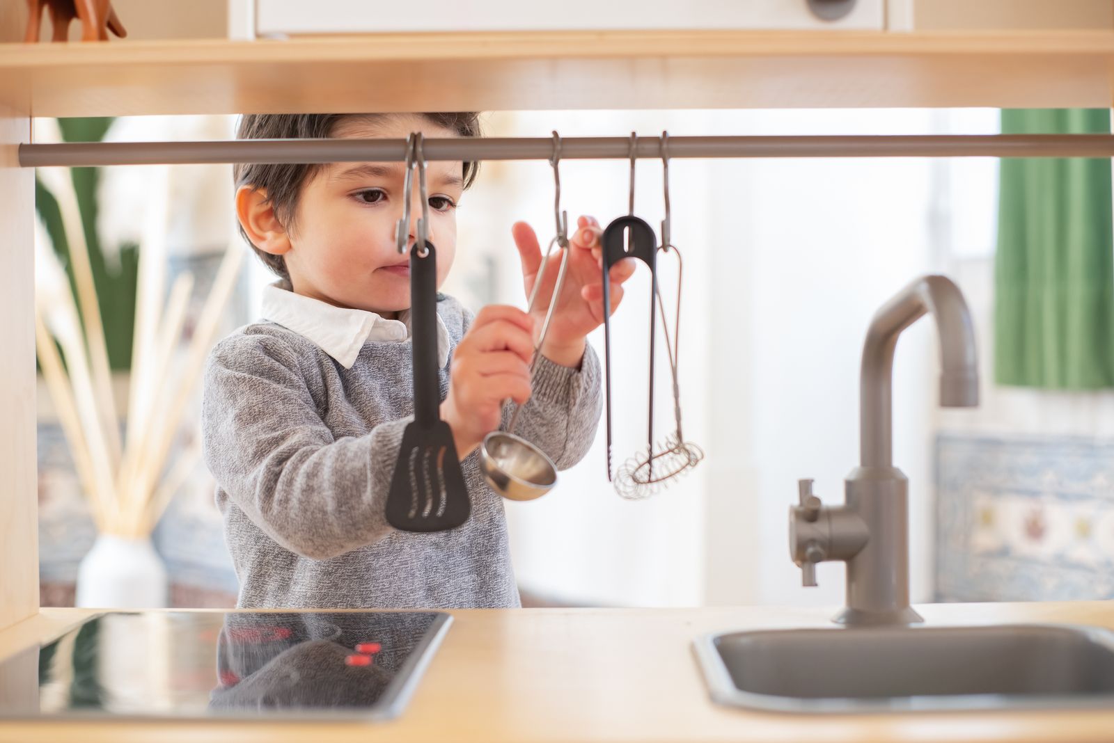 Why Repetition and Self-Discovery Beat Constant Teaching in Early Childhood