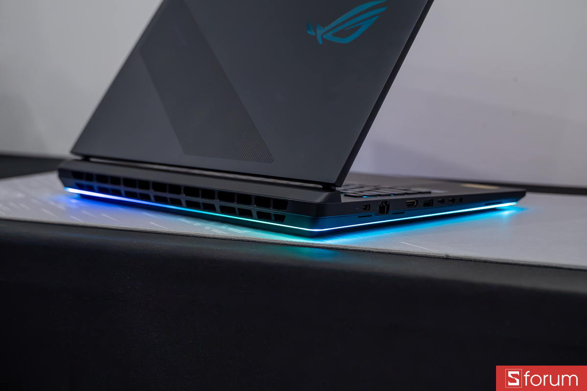 ROG Strix SCAR 18 Đáng Giá Gần 180 Triệu Đồng?