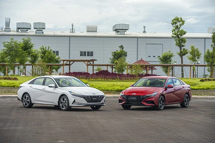 Hyundai Elantra giá từ 579 triệu: Nên mua bản nào?