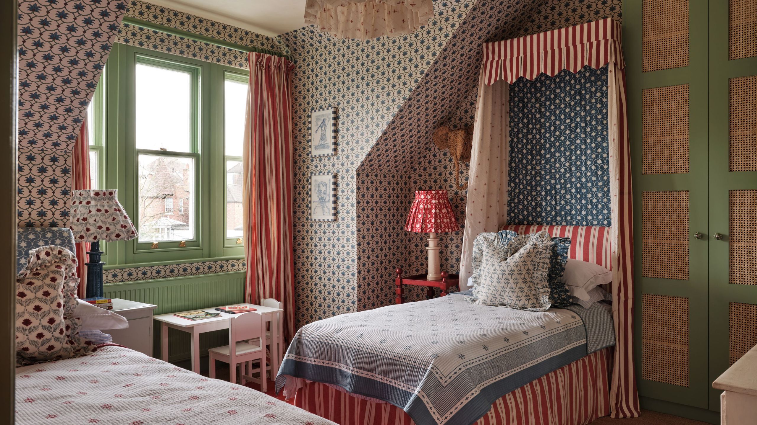 How to Layer Patterns Like a Pro Without the Chaos