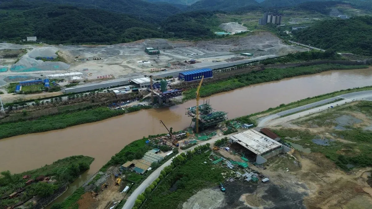 Ba dự án cầu biên giới Việt - Trung và bước ngoặt hạ tầng Lào Cai