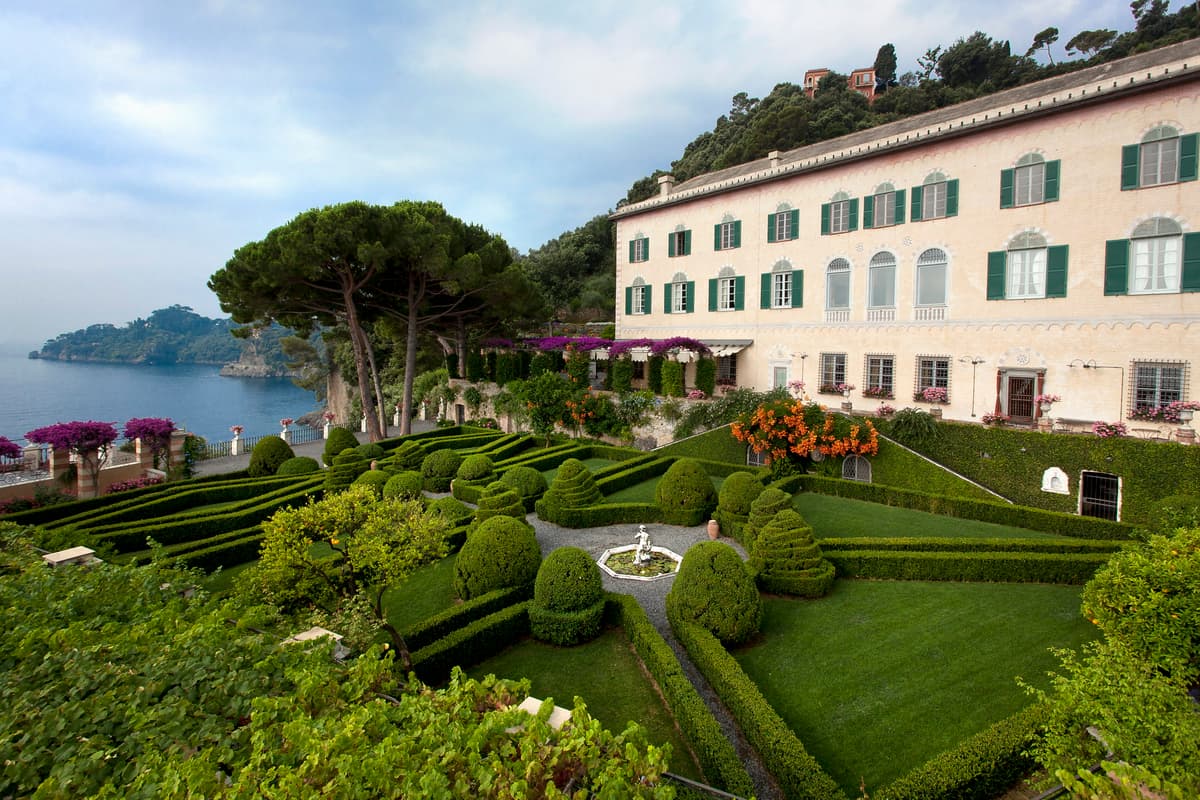 Why Luxury Escorted Tours Are Beating Solo Travel in Europe