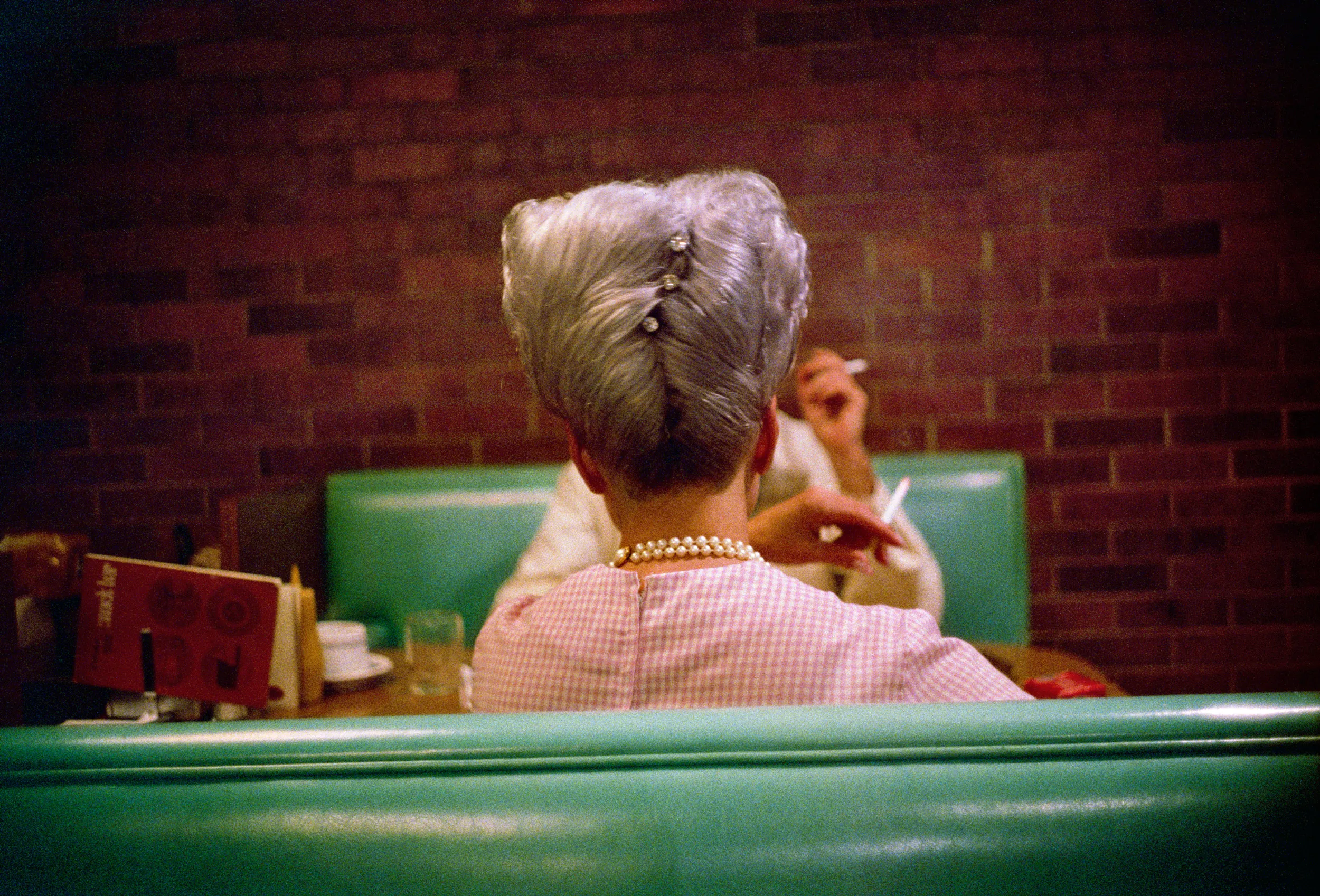William Eggleston và cuộc cách mạng nhiếp ảnh màu sắc