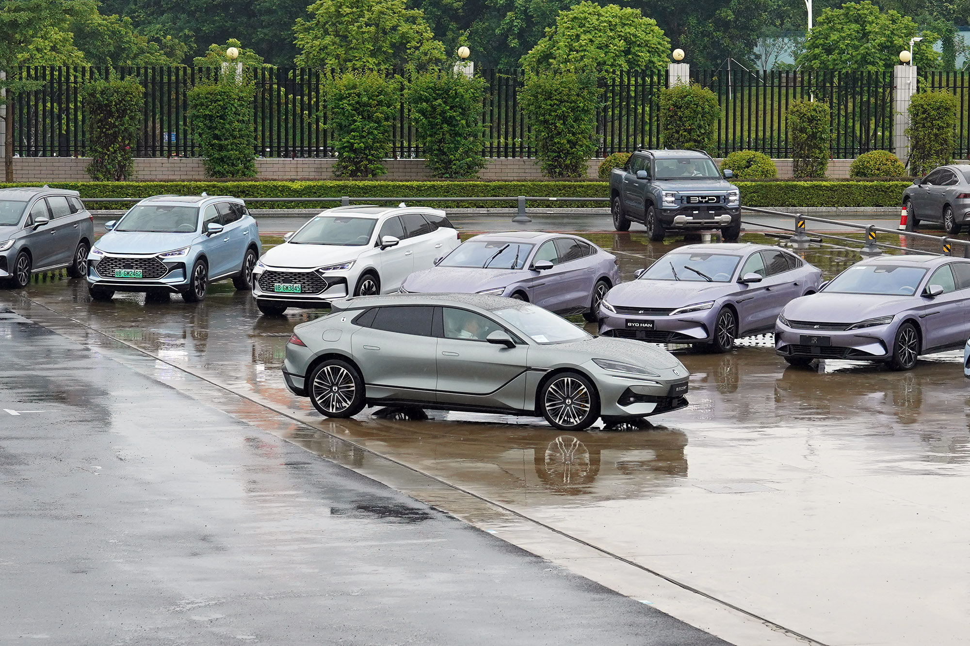 Vì sao xe điện Trung Quốc áp đảo và Tesla hụt hơi?