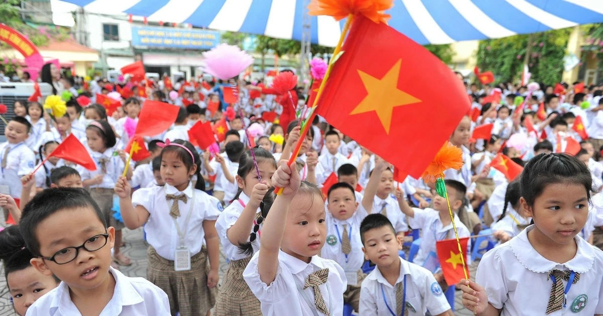 Hiệu trưởng bị xử phạt nặng nếu để xảy ra thu phí bất hợp pháp