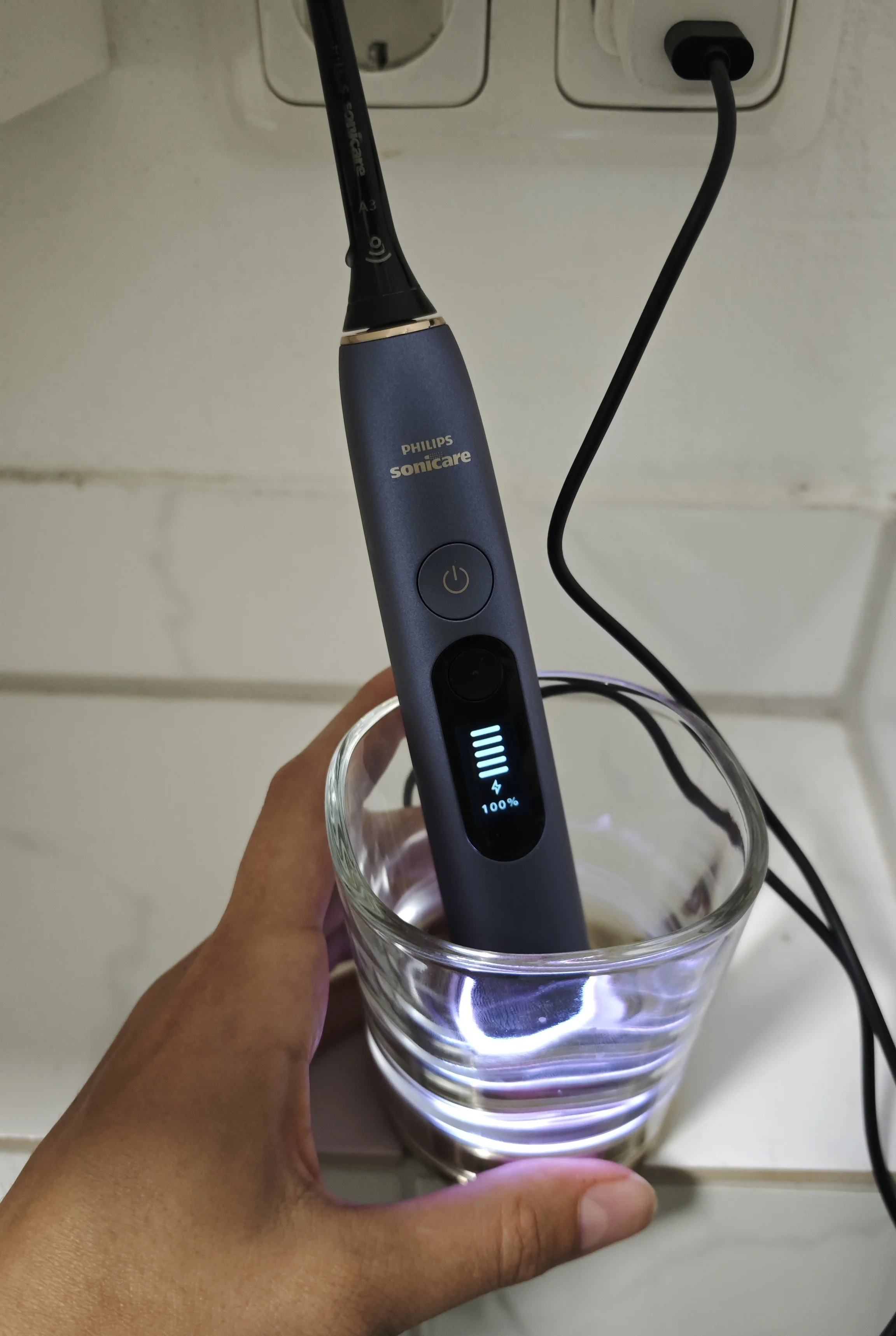 Philips Sonicare DiamondClean 9900 Prestige có đáng mua không?