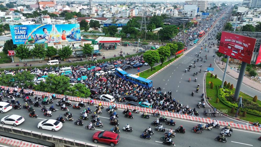 Mở rộng Quốc lộ 22 và 13: Đổi dòng giao thông hai cửa ngõ TP.HCM