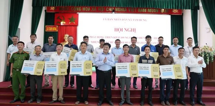 Sinh viên công nghệ và tình nguyện viên: Cầu nối số cho cộng đồng