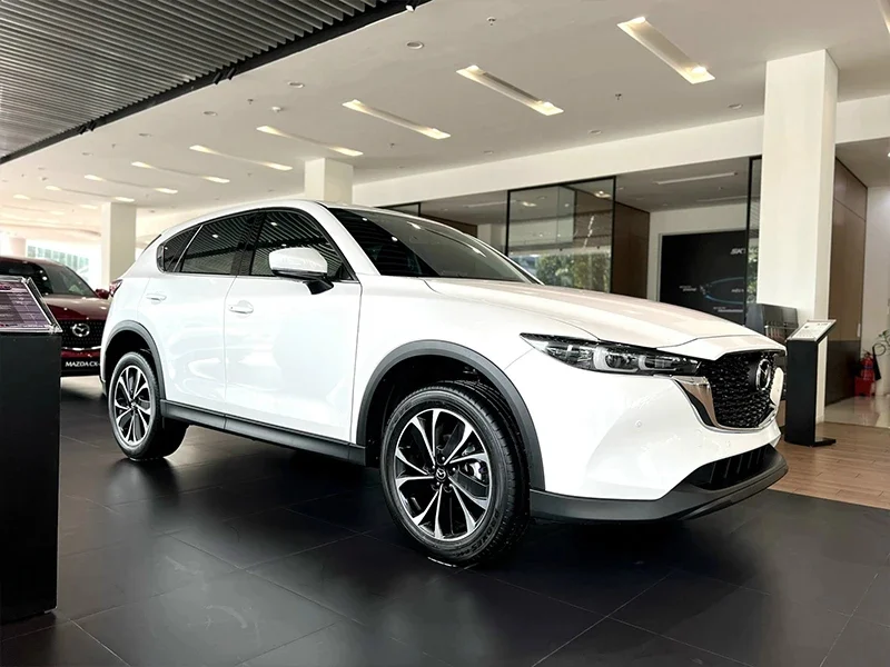 Mazda CX-5 vs Mitsubishi Destinator: SUV cỡ C giá rẻ nào đáng tiền hơn?