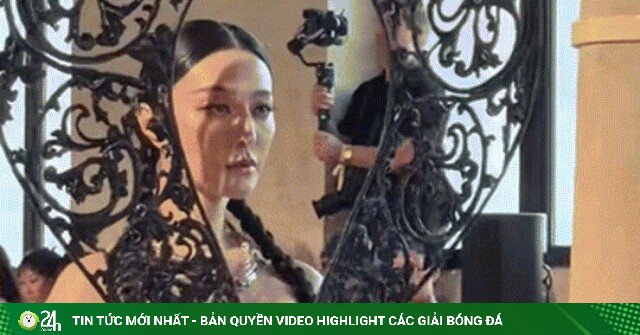 Phạm Băng Băng gây tranh cãi tại Tuần lễ Haute Couture Paris