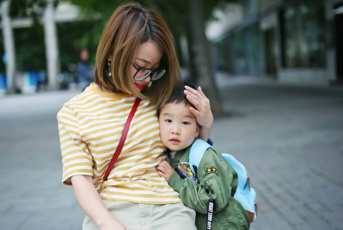 Con thông minh giống bố hay mẹ? Sự thật về di truyền và nuôi dạy