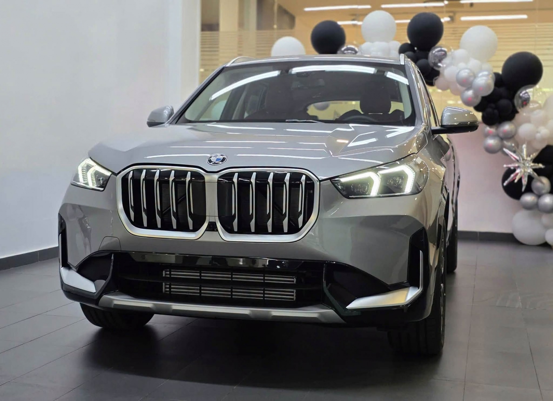 BMW X1 về Việt Nam: Vuông vức, nhiều công nghệ, giá 1,689 tỷ