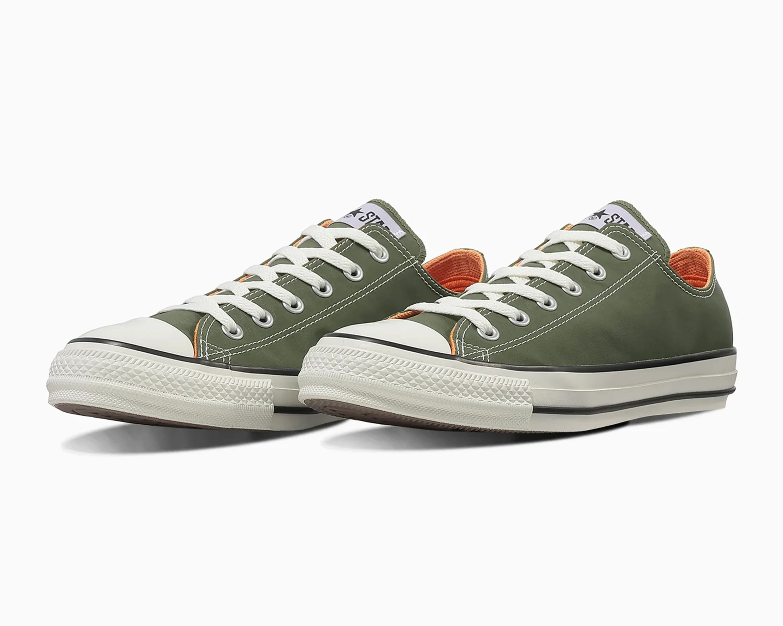 Những đôi giày sneaker kinh điển được tái thiết kế