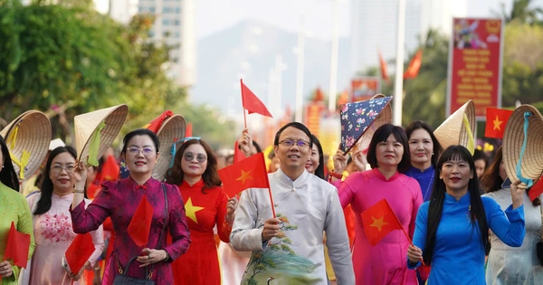Hơn 58.000 người diễu hành áo dài: khi di sản hóa thành sự kiện toàn dân