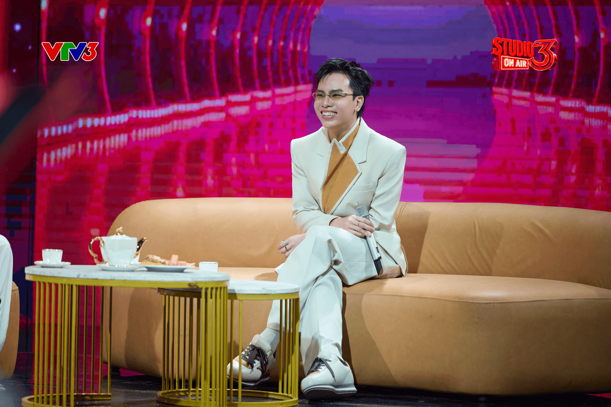 Hứa Kim Tuyền: từ hitmaker V-pop đến sứ mệnh cứu sống những trái tim bé nhỏ