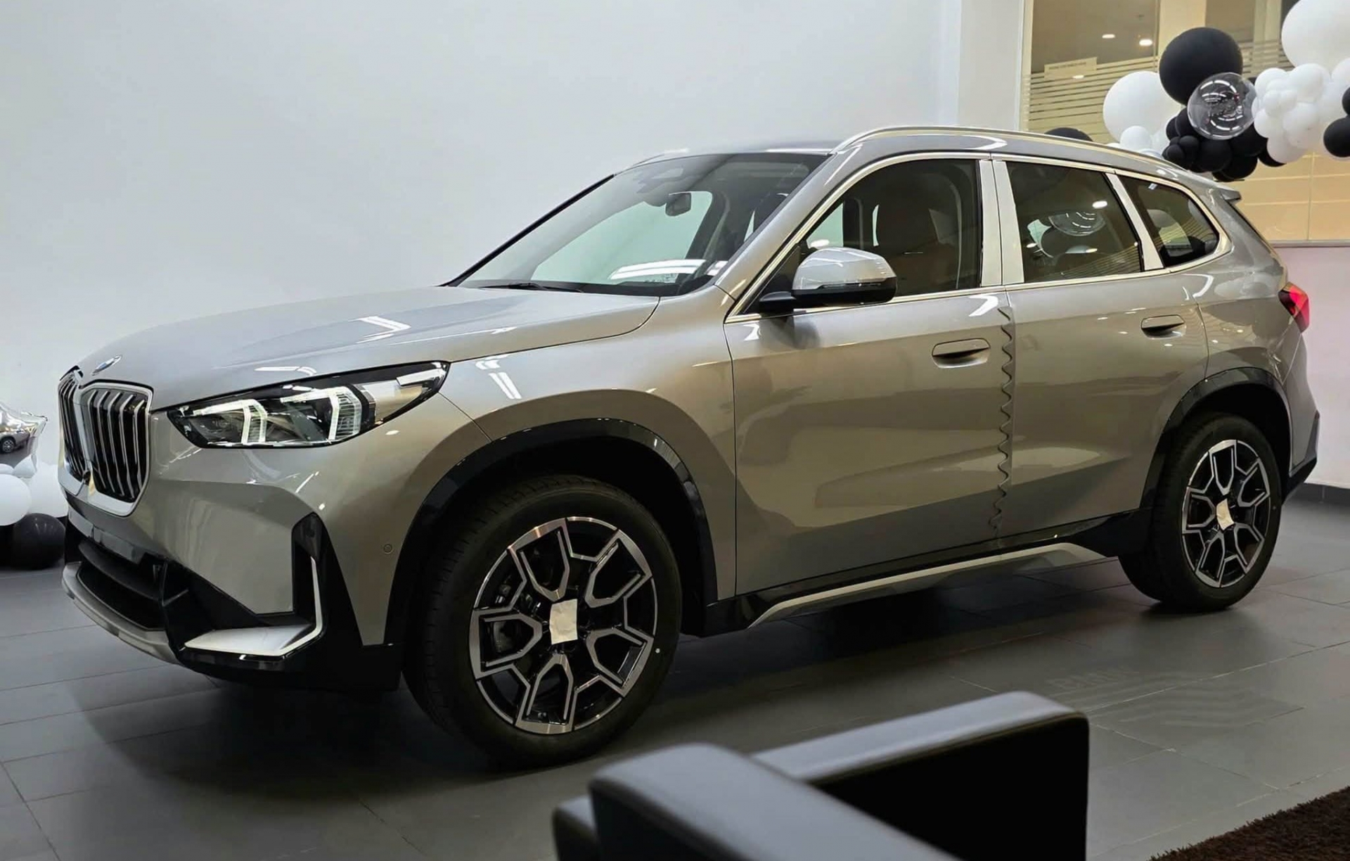 BMW X1 về Việt Nam: Vuông vức, nhiều công nghệ, giá 1,689 tỷ