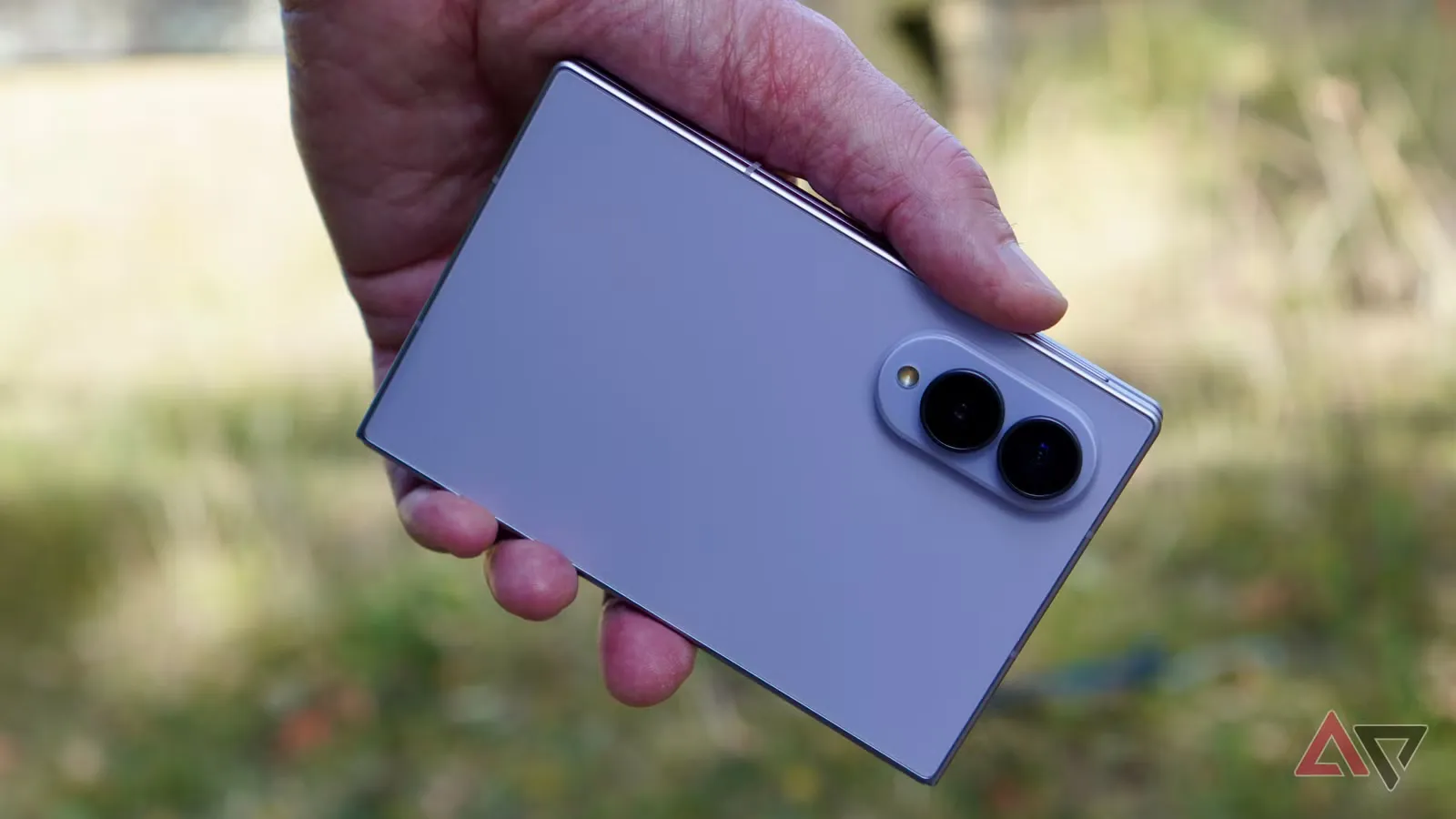Galaxy Z Fold8: điện thoại gập trưởng thành, ưu tiên nội dung hơn cơ chế