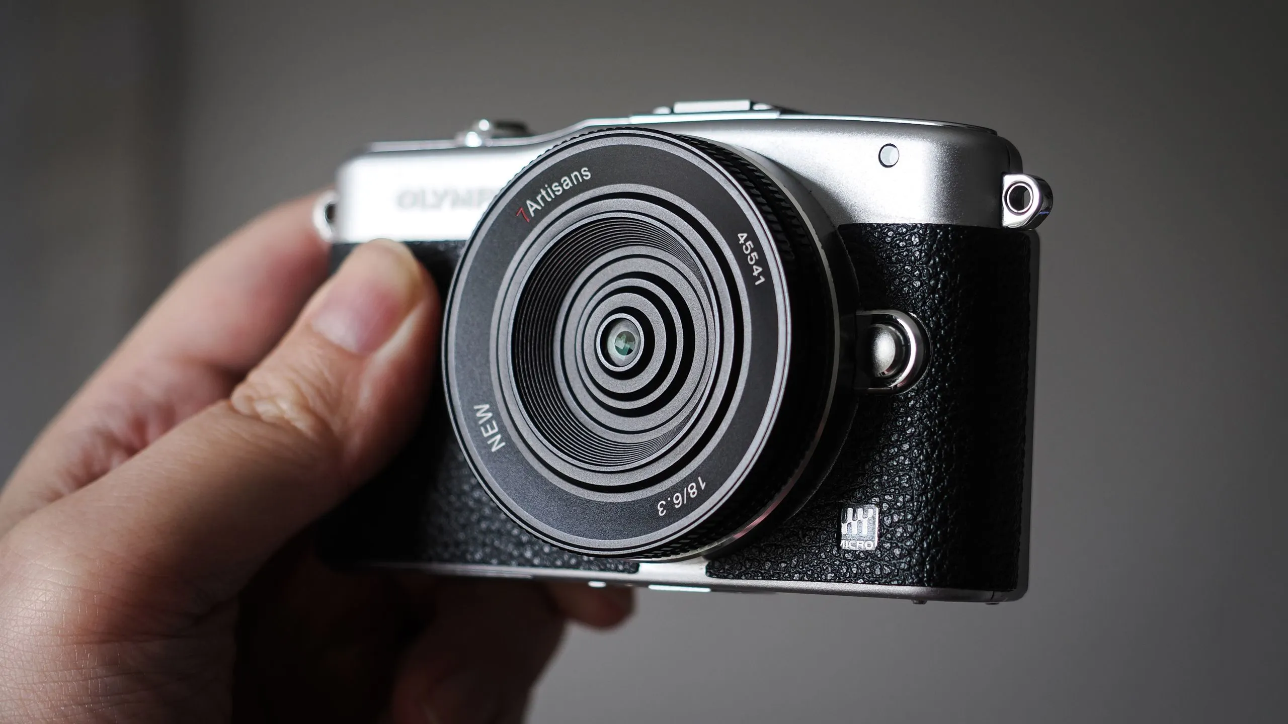 Ống kính vintage giá rẻ: Voigtländer và Leica M-mount là lựa chọn số 1