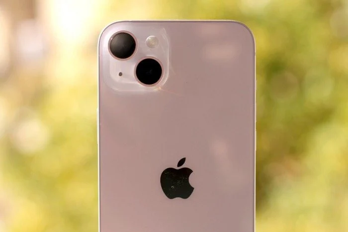 iPhone 12 Pro Max, 14 Plus hay 16e: Đâu là lựa chọn sáng giá cho học sinh?