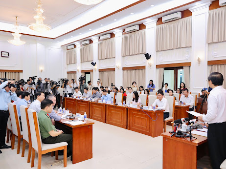 Vụ gian lận điểm thi ở Tuyên Quang: Cha mẹ phải tỉnh táo trước những cái bắt tay ngầm