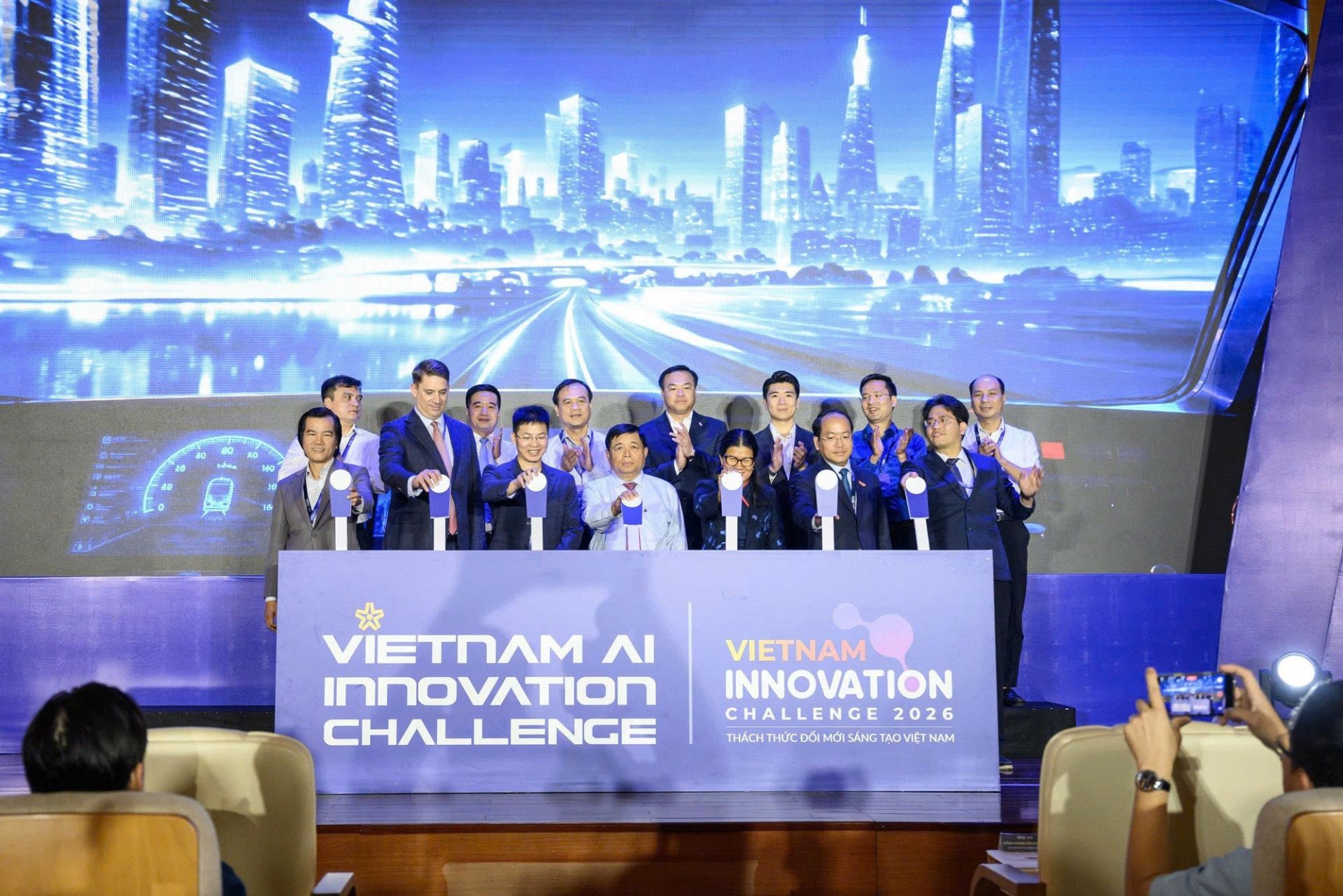 Học sinh Việt Nam giành 7 huy chương IOAI: cú hích cho giáo dục STEM