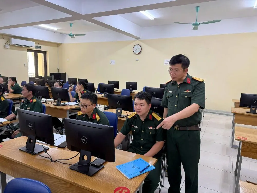 Phong trào “Bình dân học vụ số”: Từ doanh trại đến thôn xóm
