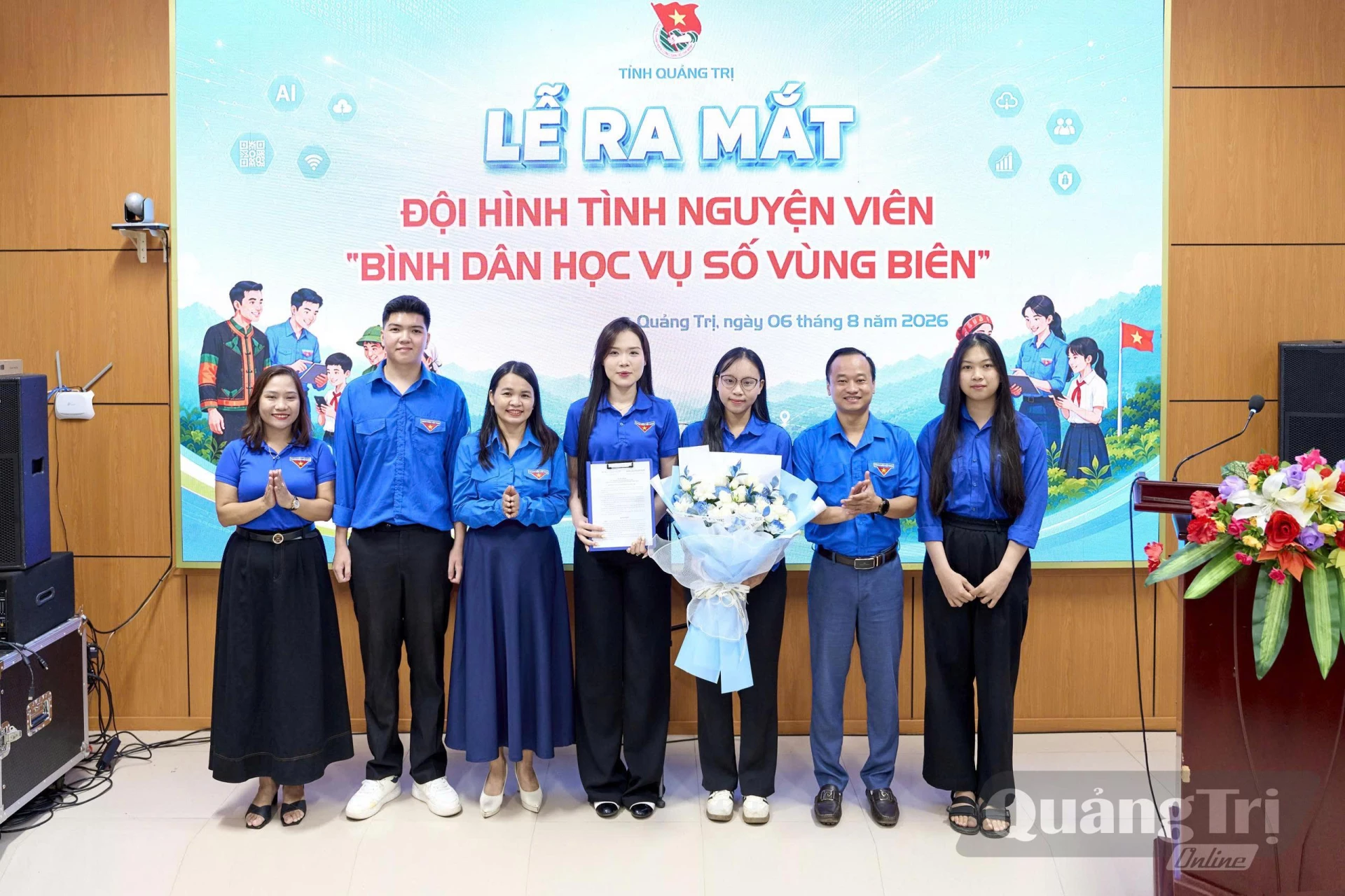 Đội tình nguyện viên số hóa vùng biên: Khi thanh niên làm cầu nối công nghệ