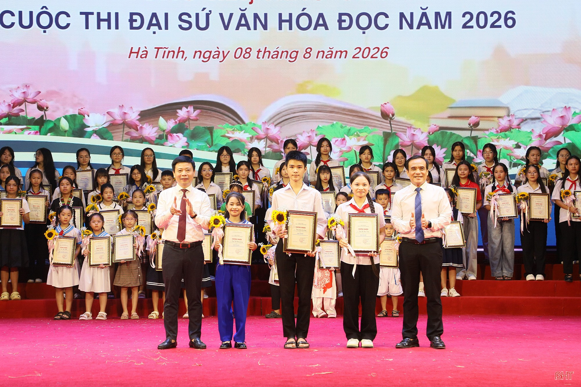 Hơn 700 nghệ nhân góp lửa cho Liên hoan Dân ca Ví, Giặm Nghệ Tĩnh