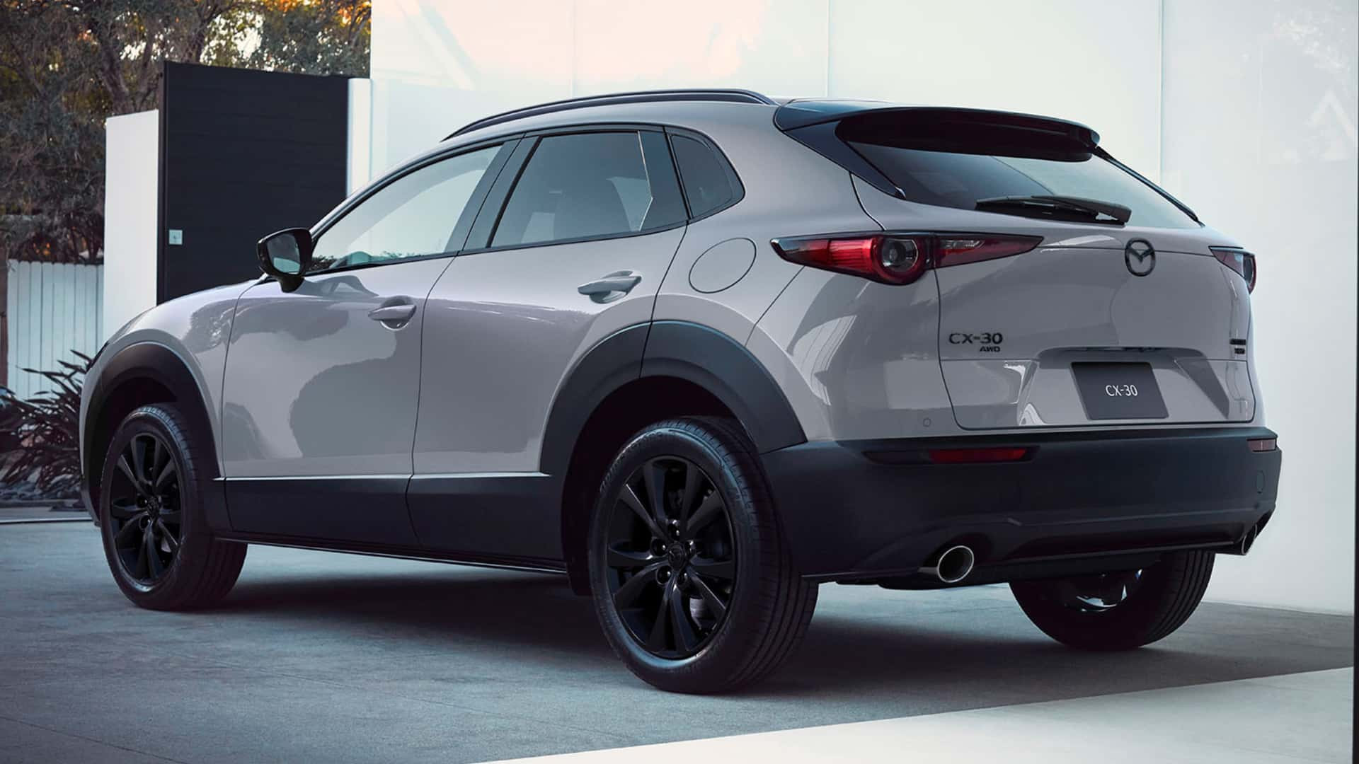 Toyota Corolla Cross HEV hay Mazda CX-30: Chọn tiết kiệm xăng hay cảm giác lái thể thao?
