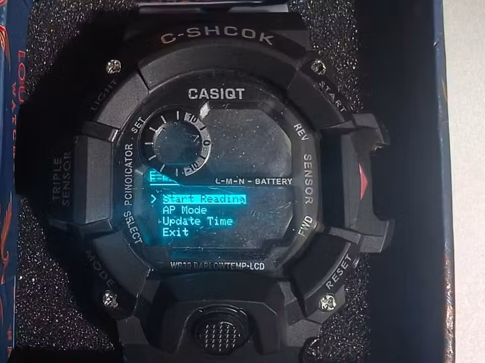 This DIY E‑Ink Watch Redefines What a Smartwatch Can Be