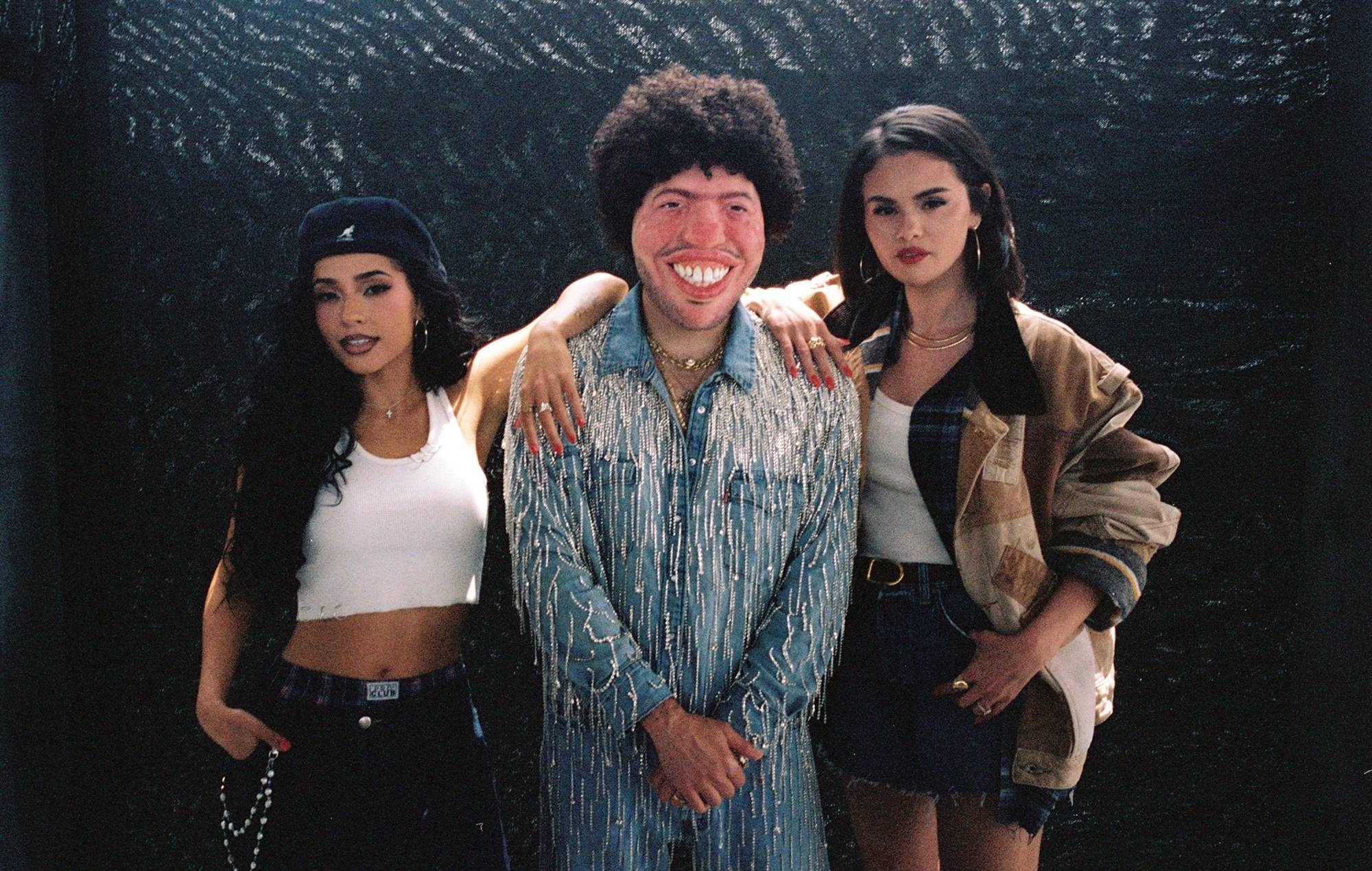 Benny Blanco Unites Selena Gomez and Becky G on ‘Te Olvido (La La)’