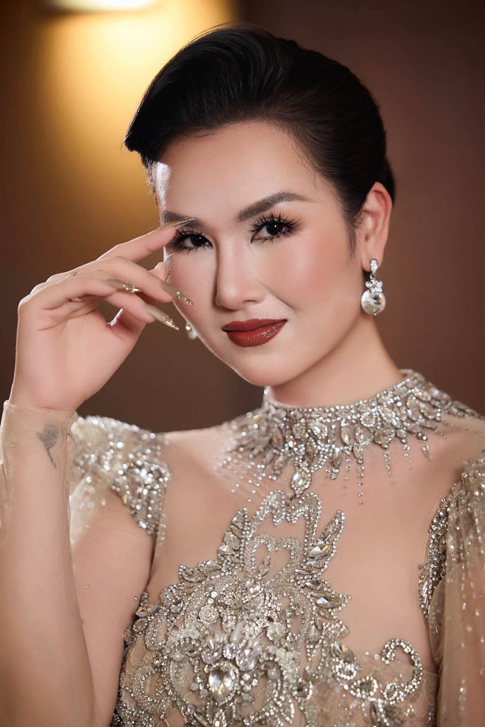 Võ Hạ Trâm và Hà Trần: những cú rẽ mạo hiểm ở đoạn hai sự nghiệp