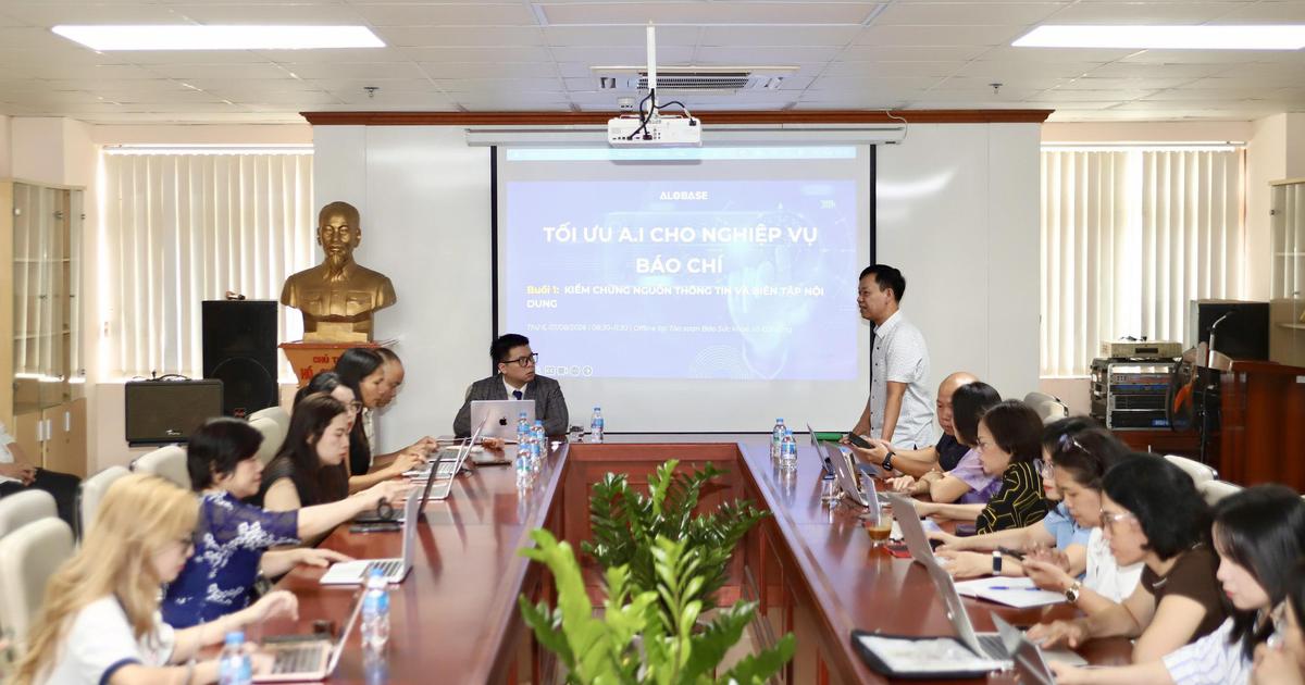 Newsroom Việt Nam đào tạo AI: tăng tốc nội dung, siết chặt an ninh mạng