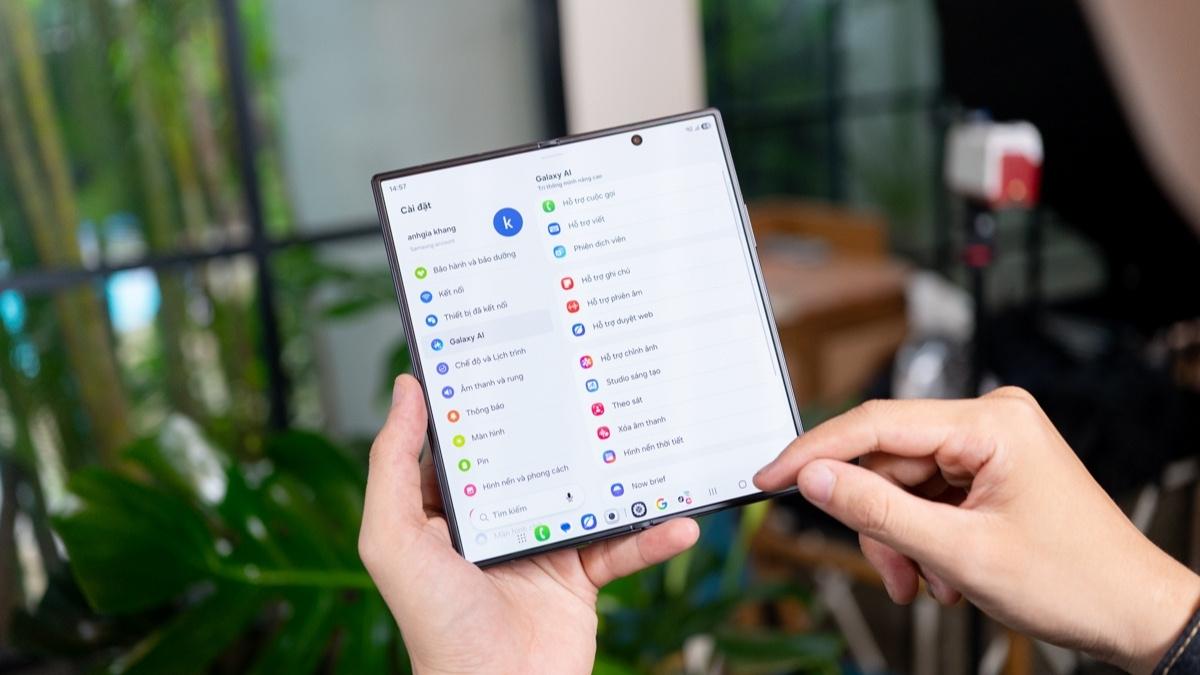 Samsung Galaxy Z Fold 8 Flex Titanium xóa nếp gấp đến đâu?