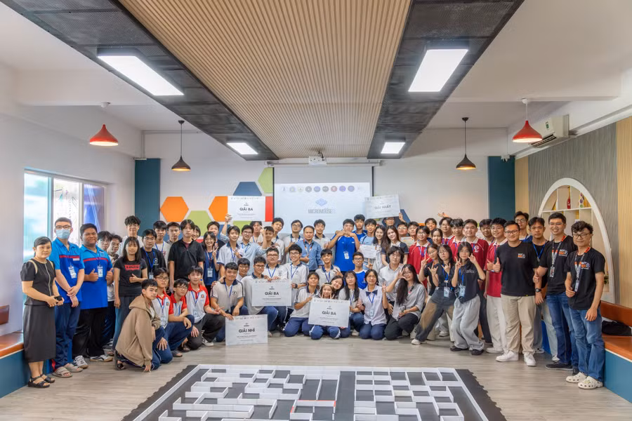 Học sinh mang dự án STEM vào đời sống, thắp sáng vùng núi thiếu điện