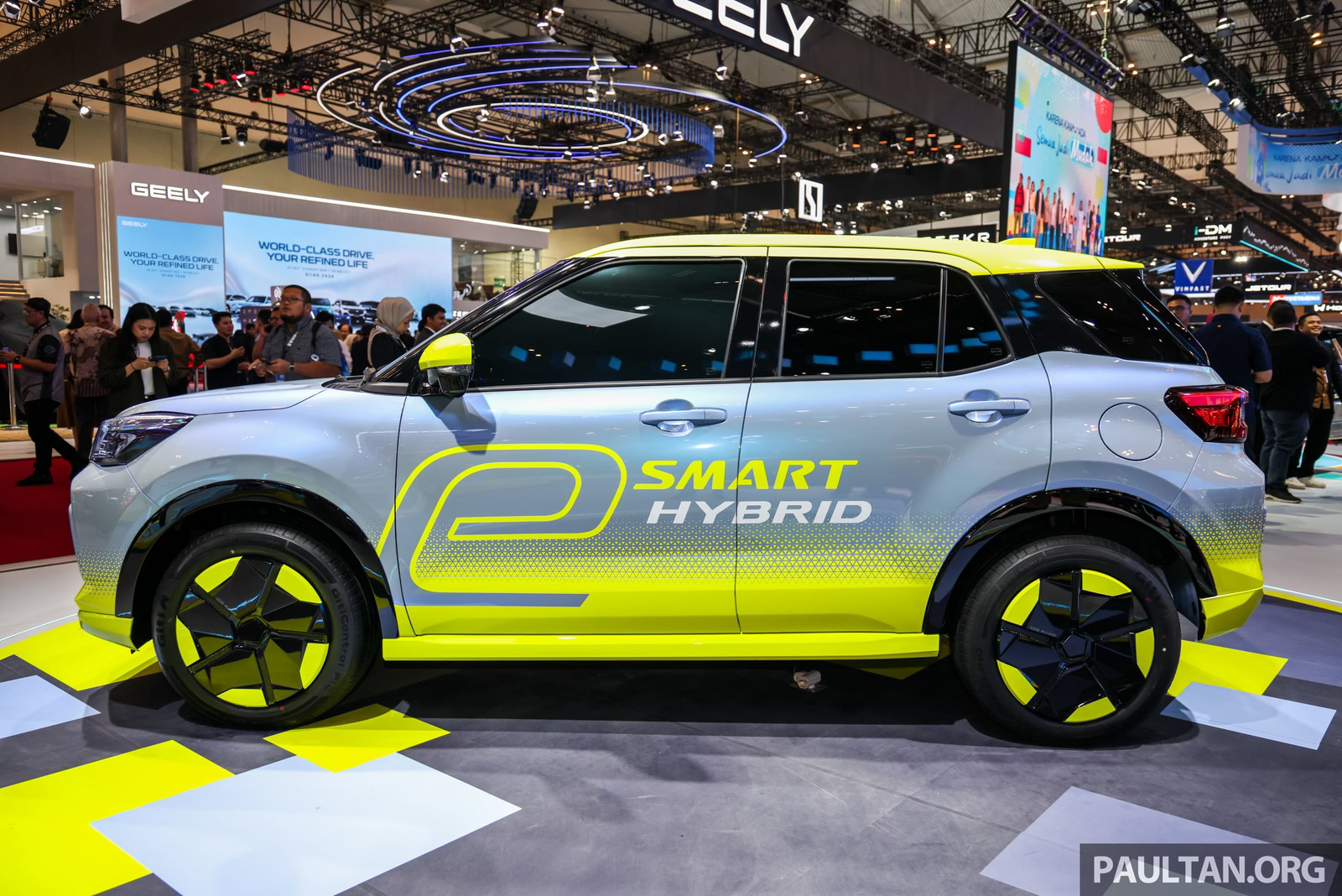 Toyota Raize 1.0 Turbo vs Daihatsu Rocky Hybrid: Chọn động cơ nào cho SUV cỡ nhỏ đô thị?