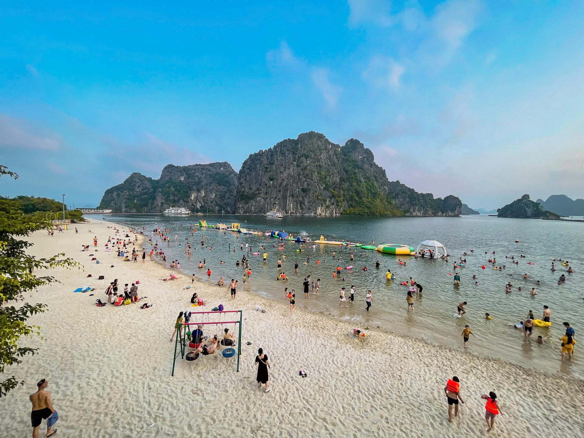 Du lịch bền vững Việt Nam: Quảng Ninh xanh và làn sóng trải nghiệm địa phương