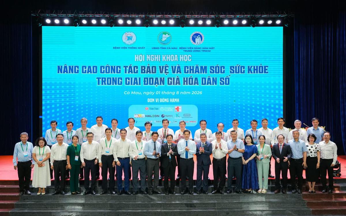 Chuyển từ điều trị sang quản lý sức khỏe toàn diện cho người cao tuổi
