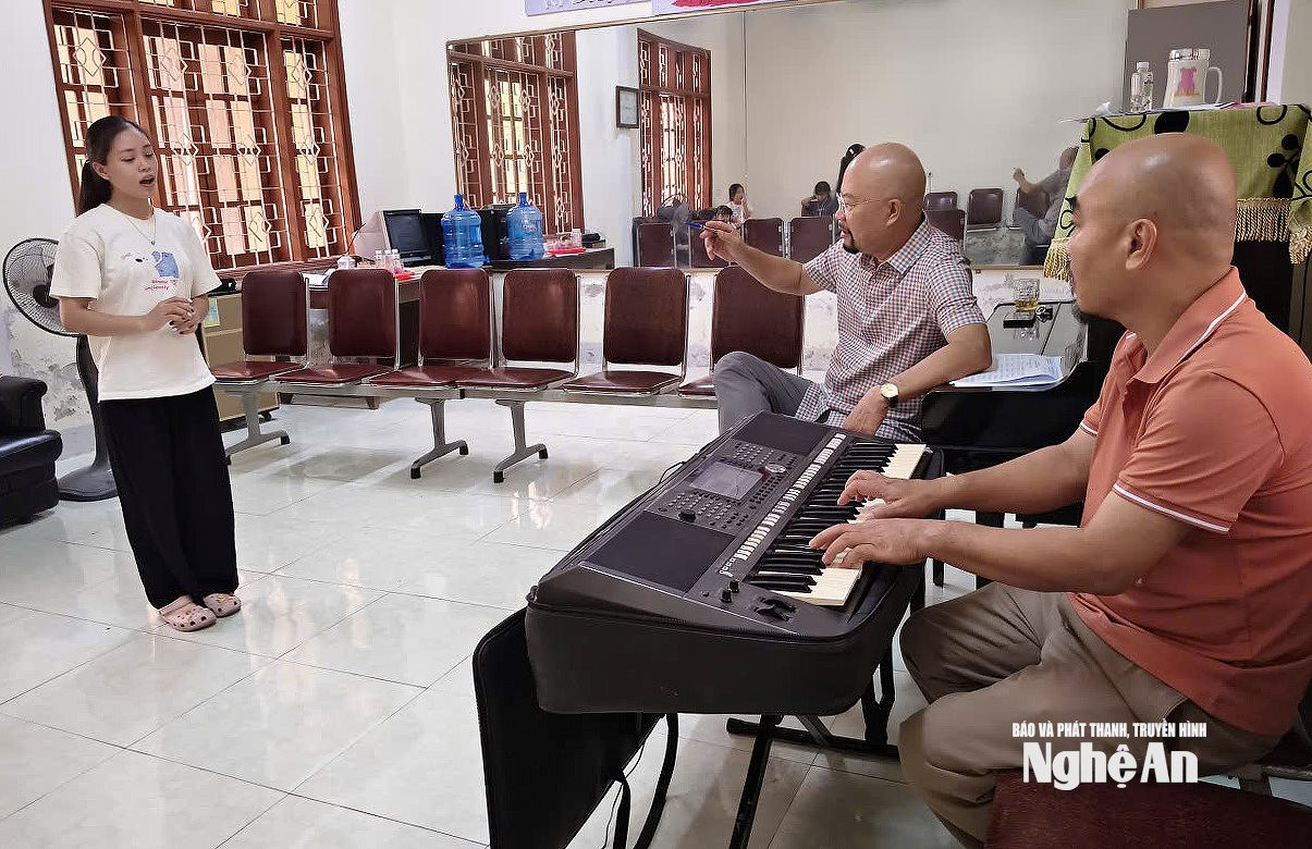 Những giọng ca trẻ mang ví, giặm Nghệ Tĩnh vào vòng chung khảo
