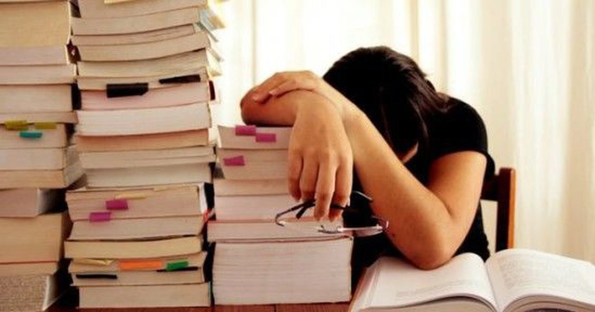 Dấu hiệu lo âu học đường ở trẻ vị thành niên: Đừng chờ con nói ‘con đang rất lo’