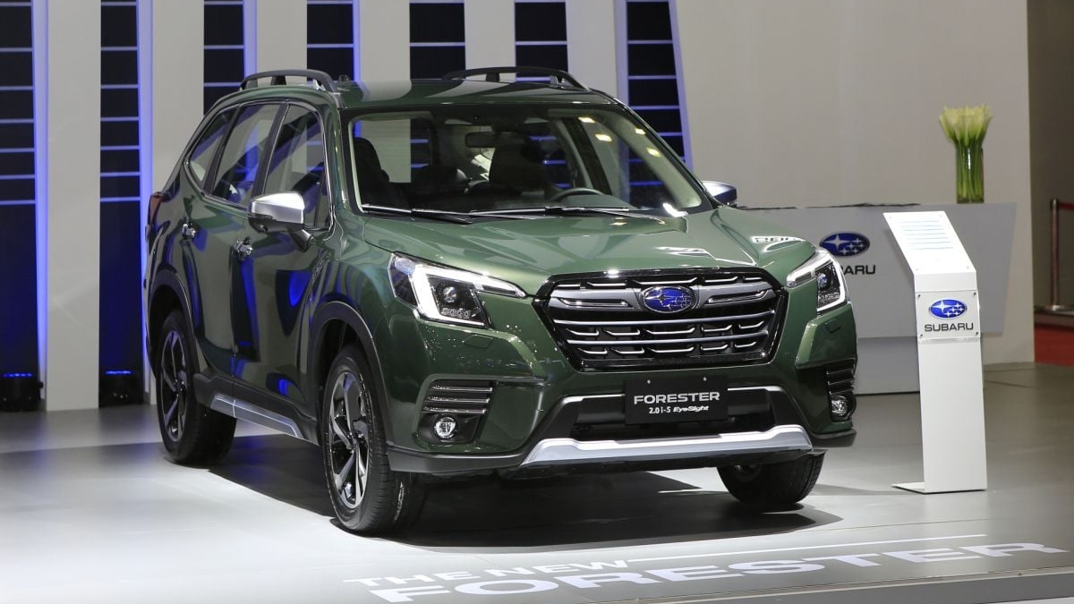 Subaru Forester giảm giá sốc 360 triệu: nên mua hay chờ bản hybrid?