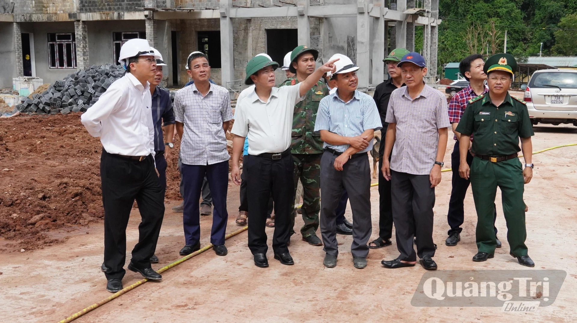 Cuộc chạy đua hoàn thành trường nội trú biên giới trước năm học mới