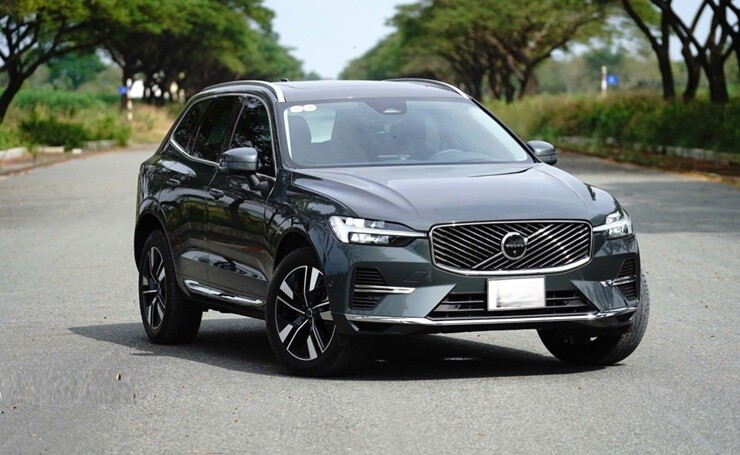 Sedan cỡ C tiết kiệm xăng không cần hybrid